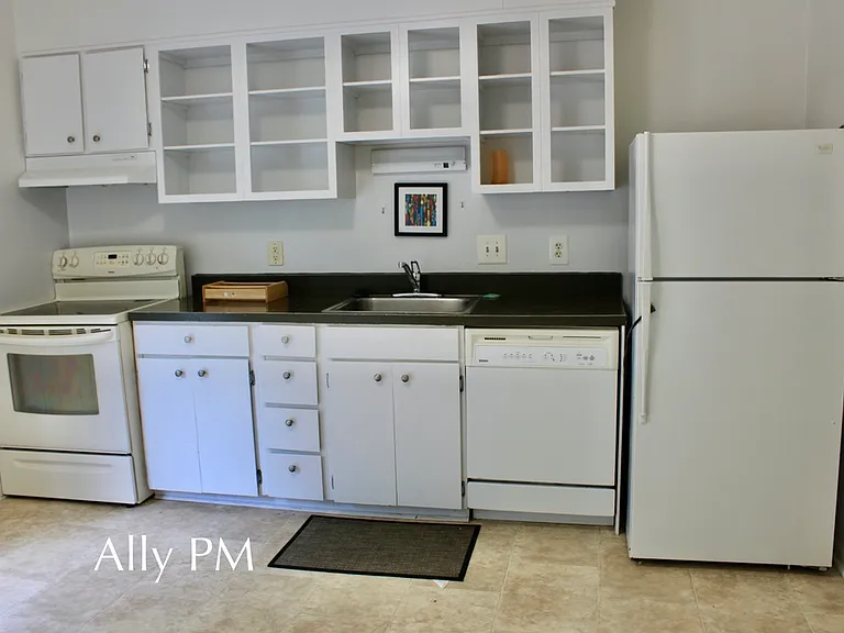 1822 Charles Ct #1 — Photo 3