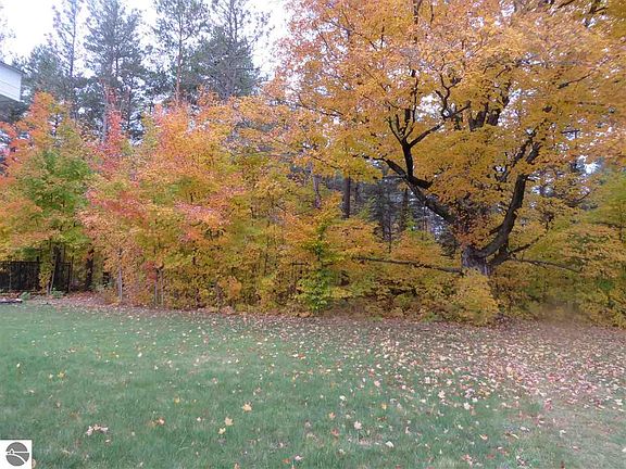 3rd image of 2048 Woodside Trail Ct