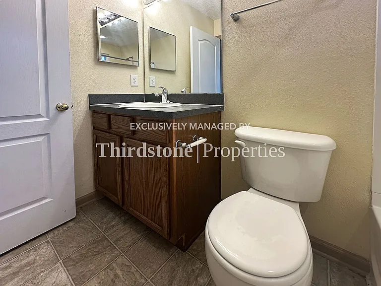 1660 Biscayne Bay Cir — Photo 15