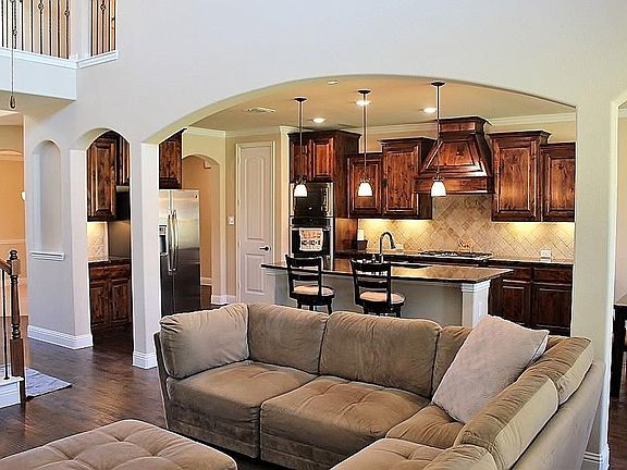 5th image of 9205 Waters Ln