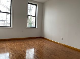 54-35 Metropolitan Ave #3R, Ridgewood, NY 11385