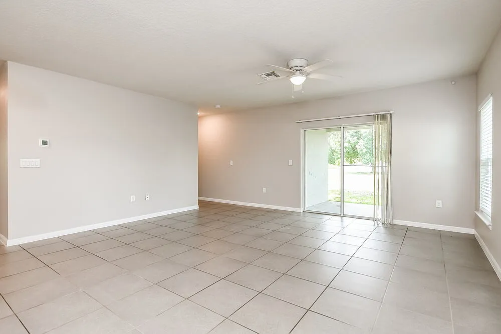 4 bed, 2.0 bath, 1661 sqft, $1,930 — Photo 4