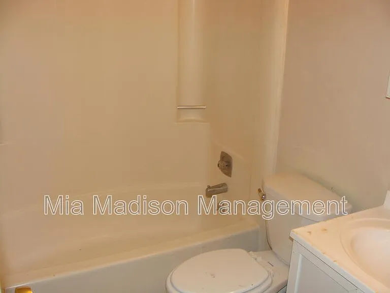 1 Oak Forest Ln #C — Photo 10