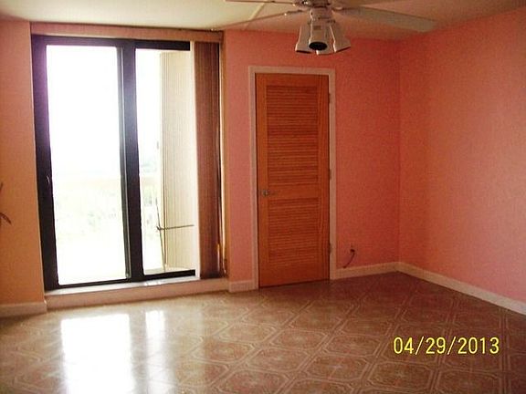 4th image of 4901 Gulf Shore Blvd N