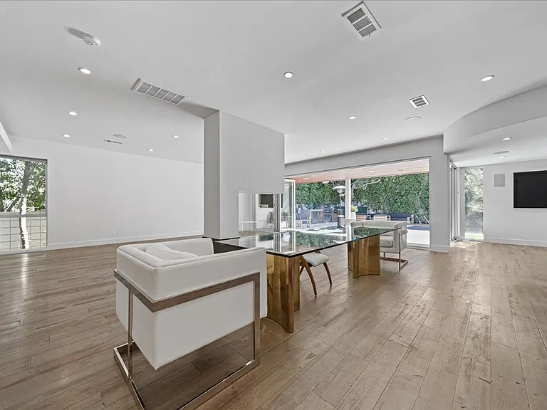 1455 S Castello Ave — Photo 3