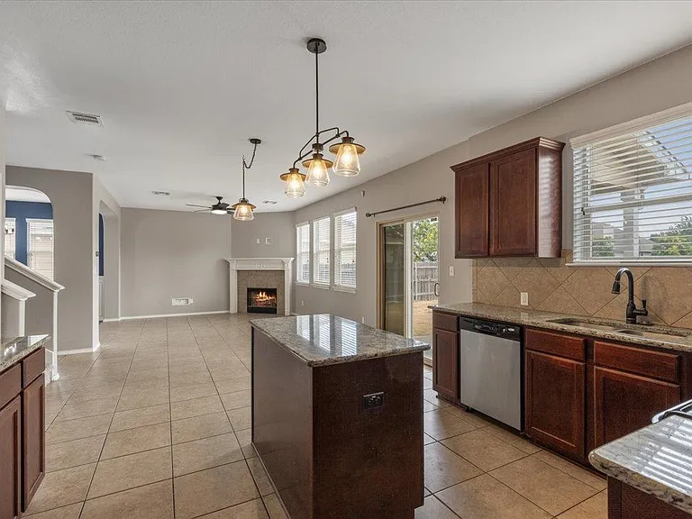 108 Quarry Ln — Photo 9