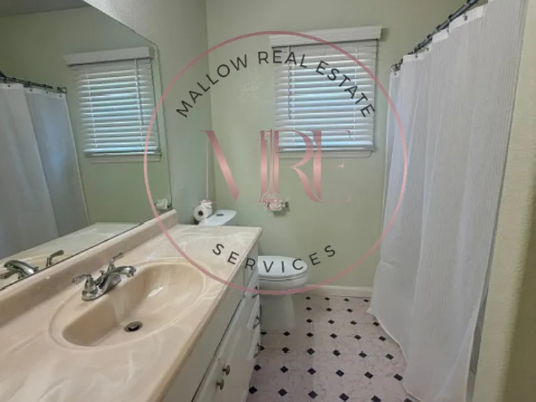 1355 Safford St — Photo 6
