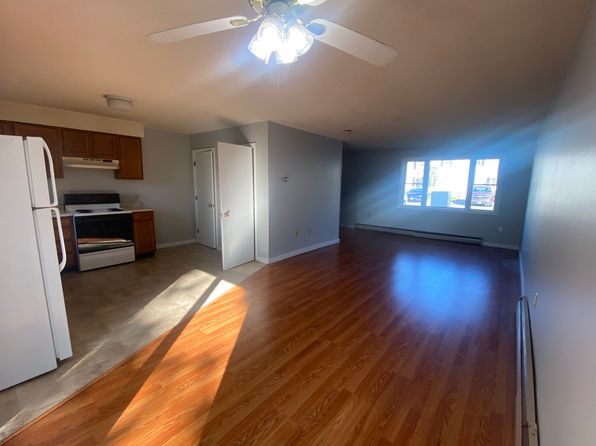 142 Husson Ave, Bangor, ME 04401