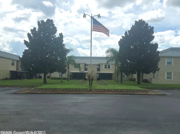4304 London Town Rd APT 221, Titusville, FL 32796