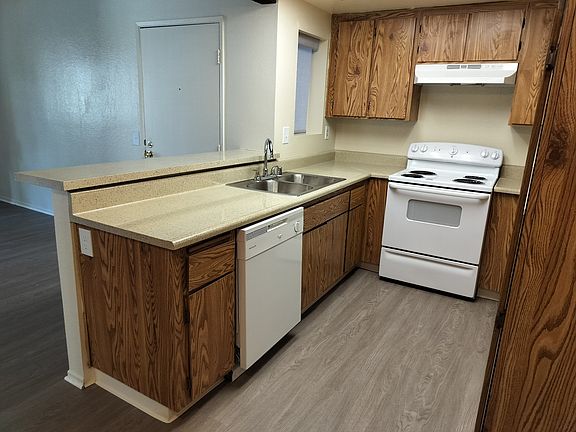 5th image of 12215 Graham St APT 10