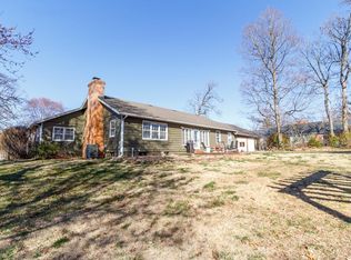 303 Bluebird Ln, Lebanon, MO 65536
