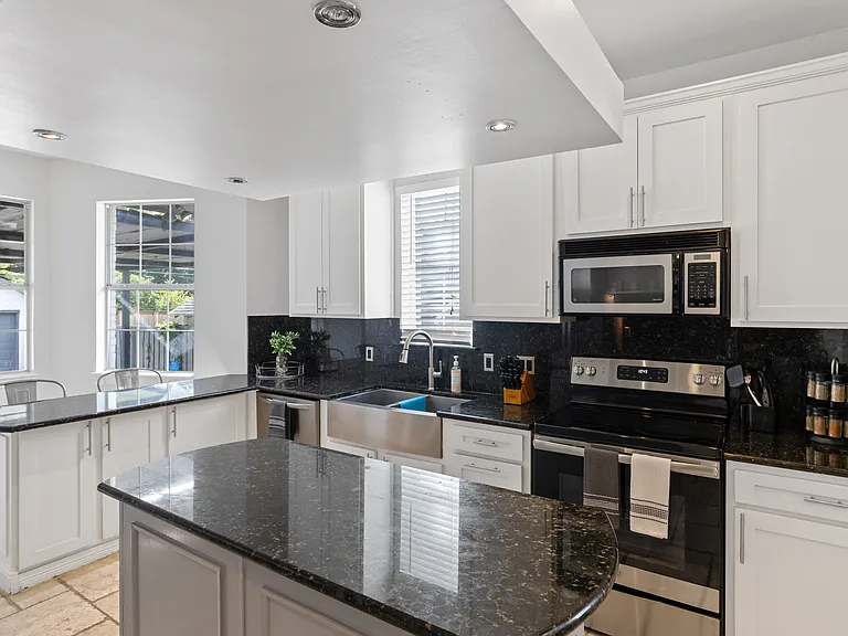 810 Turner Ave — Photo 6