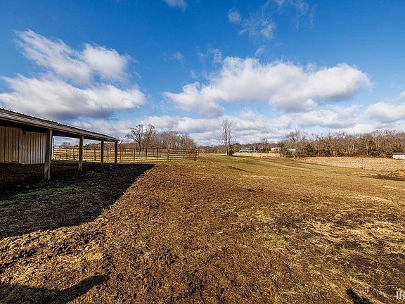 4th image of 3865 Bakers School Rd