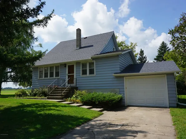 103 4th St SW, Barnesville, MN 56514