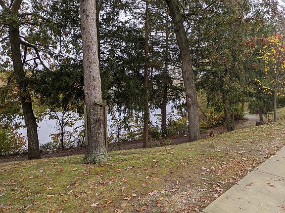 2nd image of 426 N Lake Dr #5C5
