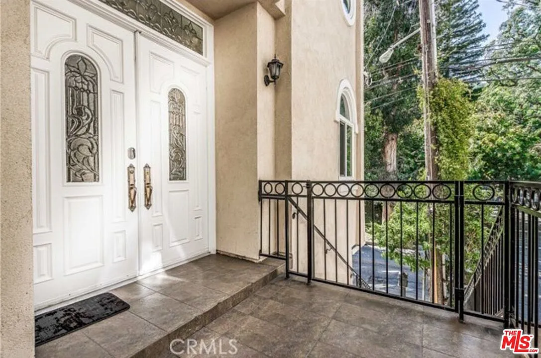 4 bed, 4.0 bath, 3710 sqft, $19,995 — Photo 4