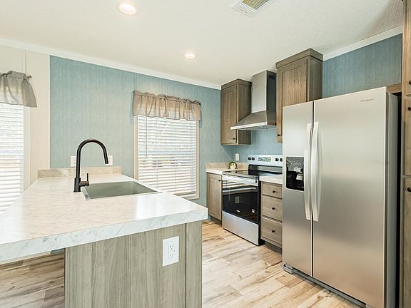 5th image of 529 Evergreen Rd