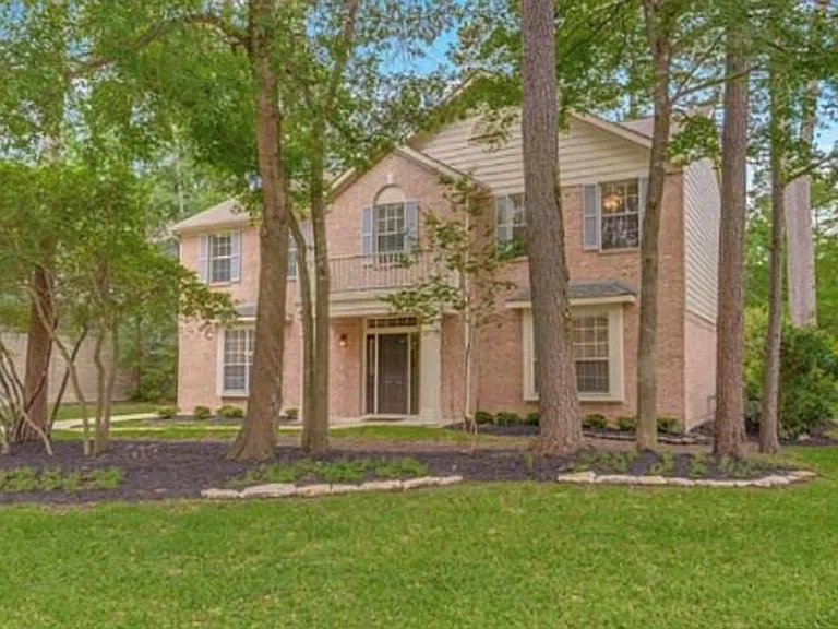 2 Twin Feather Pl — Photo 1