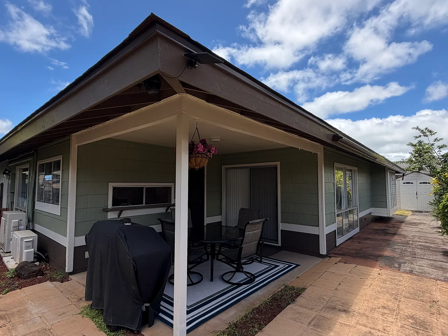 3 bed, 1412 sqft, $4,400 — Photo 2