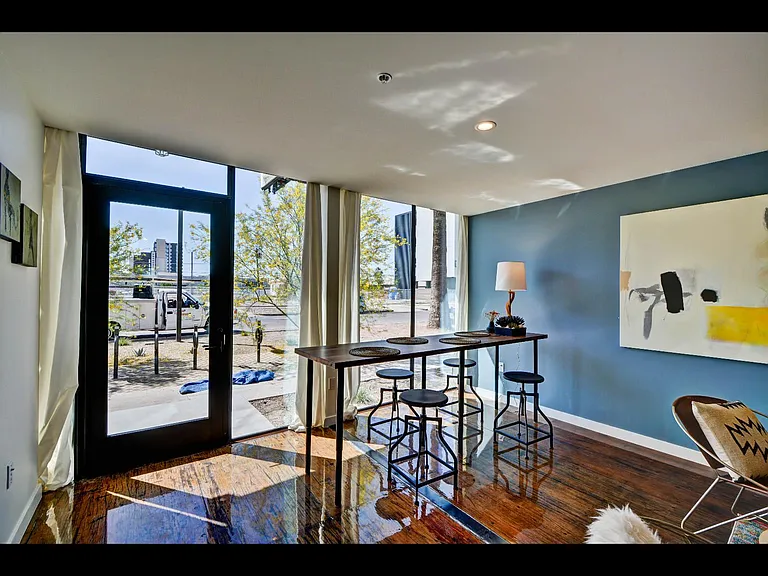 206 E Portland St — Photo 6