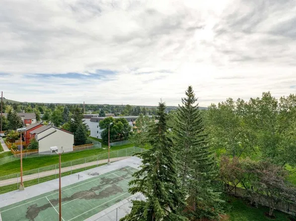 4944 SE Dalton Dr NW #612, Calgary, AB T3A 2E6