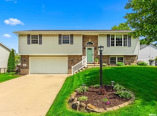 104 Revere Dr, East Peoria, IL 61611