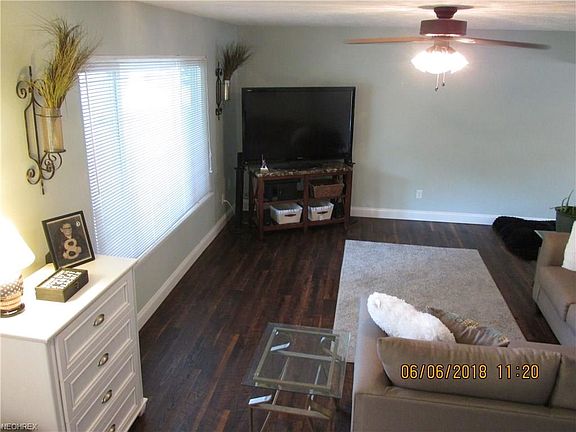 5th image of 33855 Gail Dr