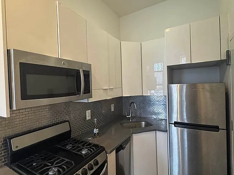 160 W 130th St #2R — Photo 1