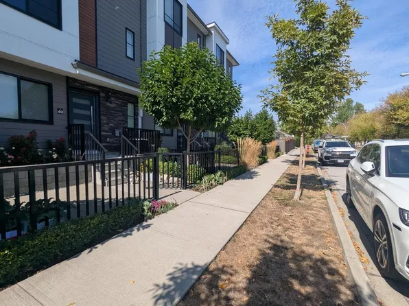 1639 162nd St #40, Surrey, BC V4A 4Y1