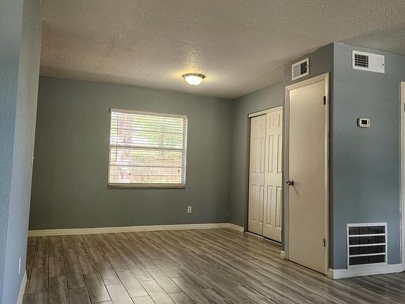 4th image of 913 Longview Ave
