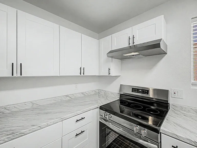 9514 N. 8th St — Photo 7