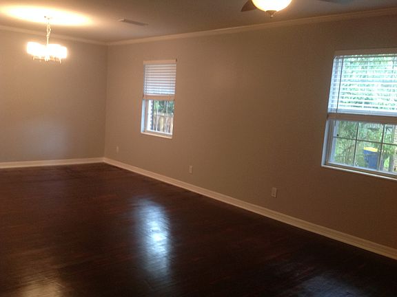 Living Room / Dining Room