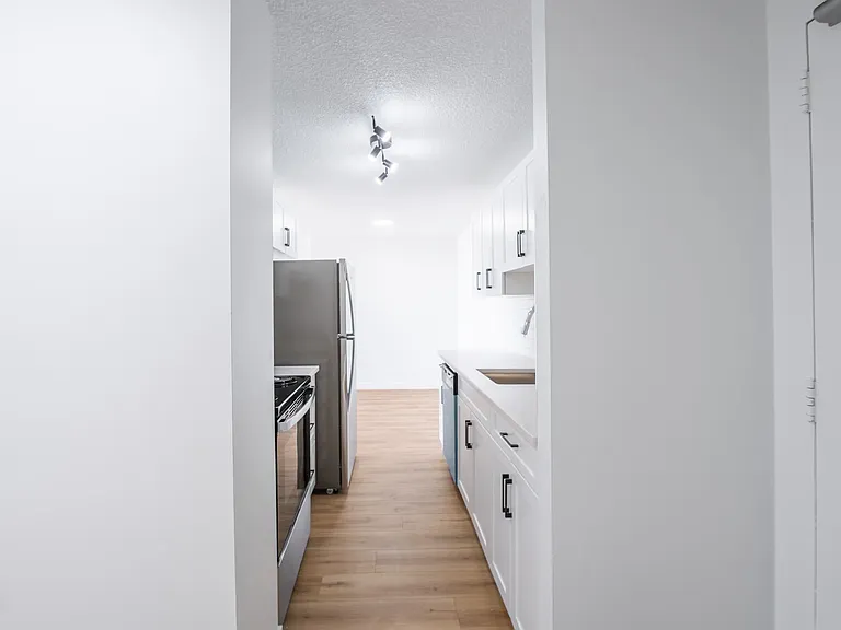 620 67th Ave SW — Photo 1
