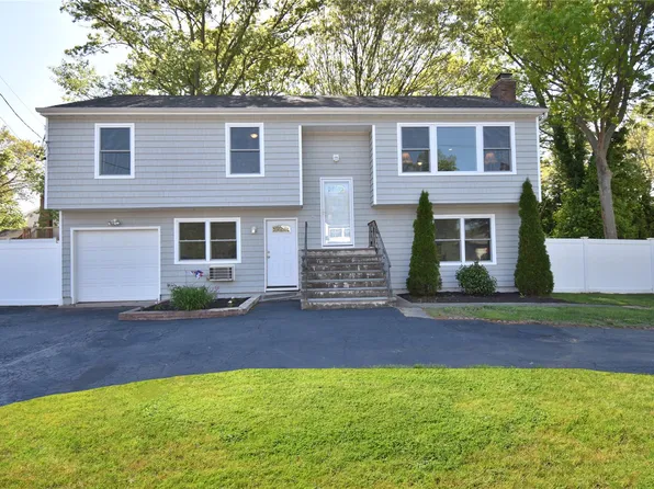 90 Dorchester Road, Ronkonkoma, NY 11779