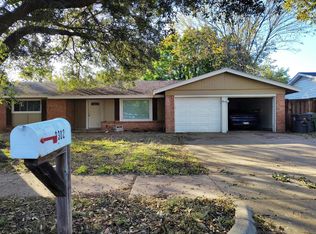 2302 E Mitchell St, Arlington, TX 76010