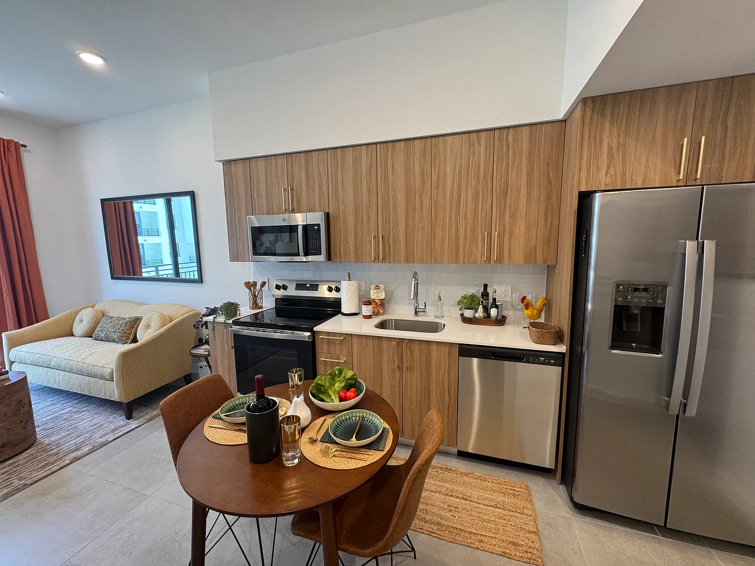 1 bed, 530 sqft, $1,904 — Photo 1