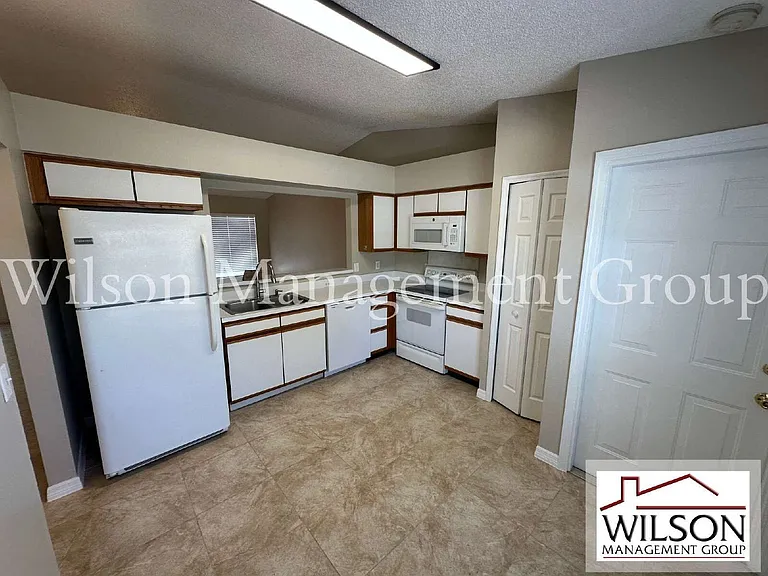 660 Marlene Dr — Photo 6