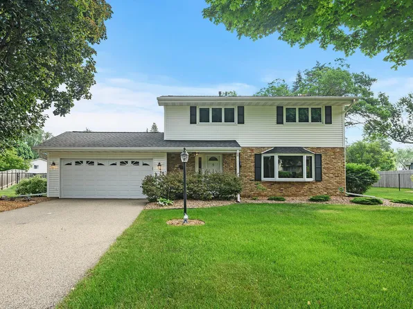 10823 Hayes Dr, Burnsville, MN 55337