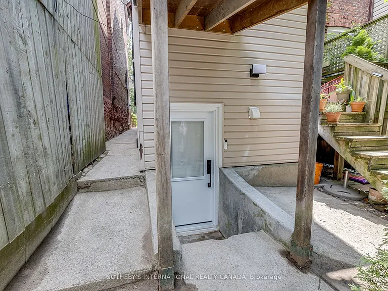 120 Glenlake Ave #BASEMENT — Photo 18