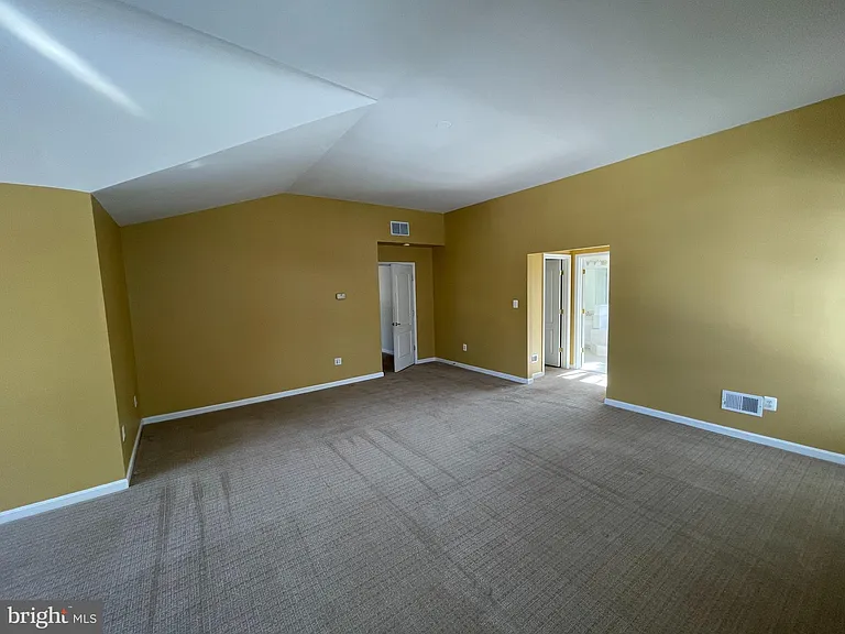 21330 Meadow Field Ct — Photo 36