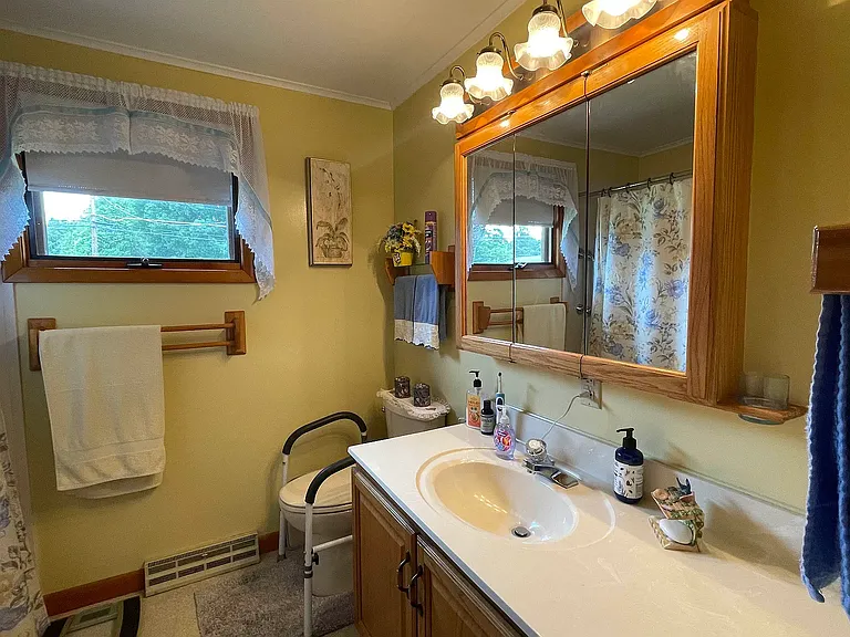 10 Richard St #1 — Photo 13