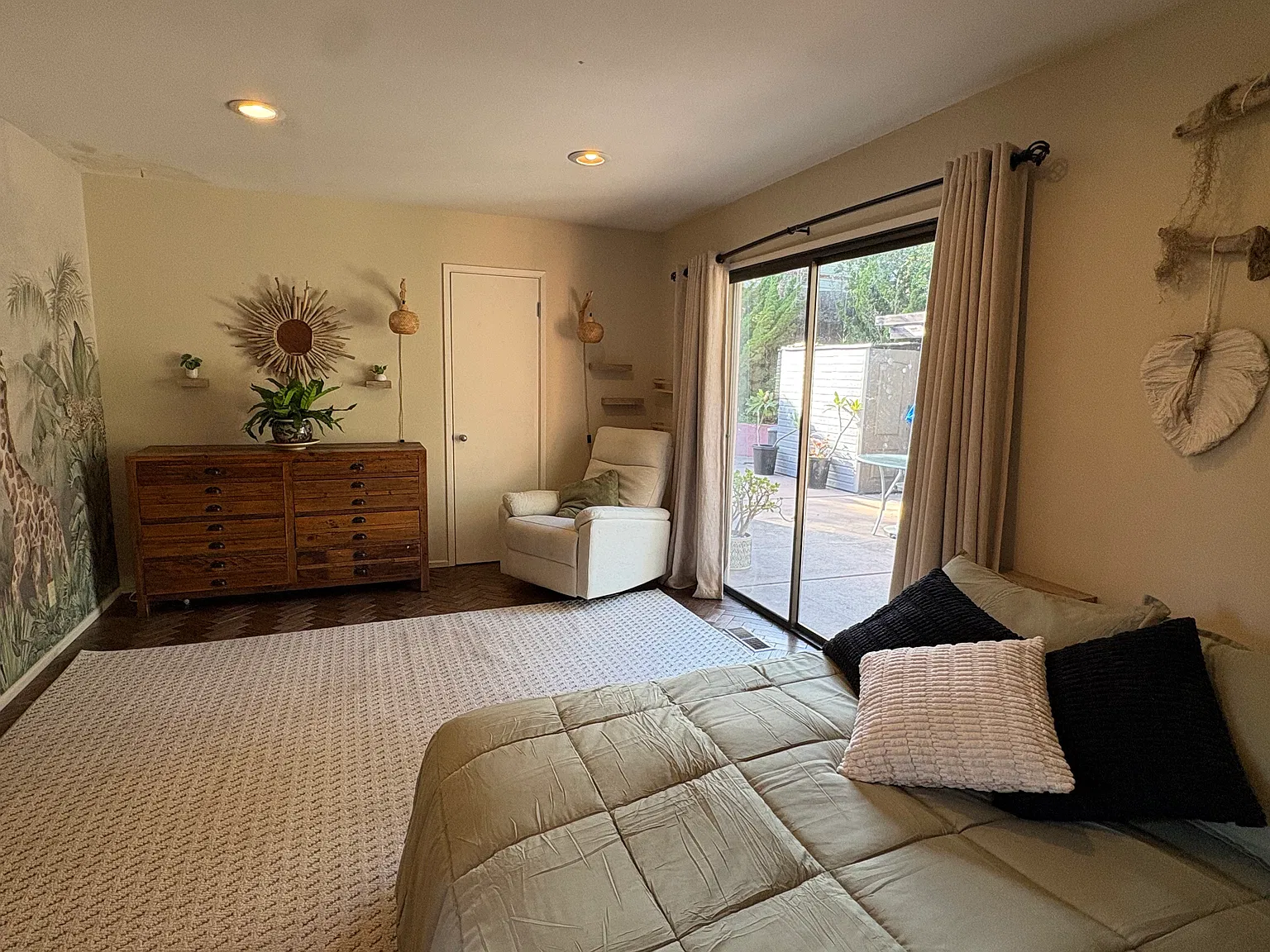 3 bed, 2000 sqft, $1,650 — Photo 4