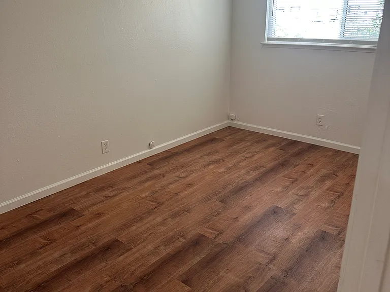 5217 Colusa Ave — Photo 7