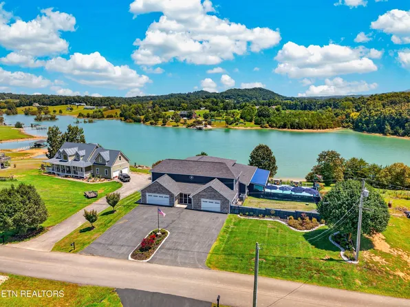 1964 Harbor Hills Dr, Dandridge, TN 37725