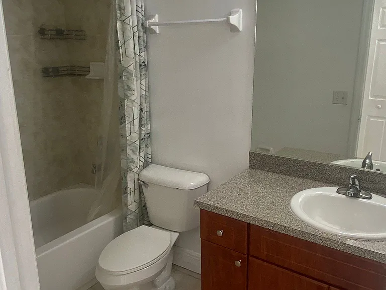 2413 W 78th St #204 — Photo 17