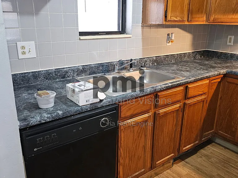Vawter Street Apartments — Photo 19