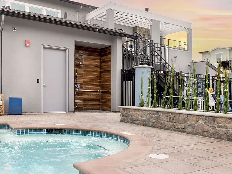 532 Luxury Apartments — Photo 2