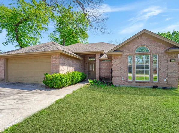 604 N Cherry St, Aubrey, TX 76227