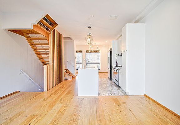 3rd image of 26 Suydam Pl Floor 2