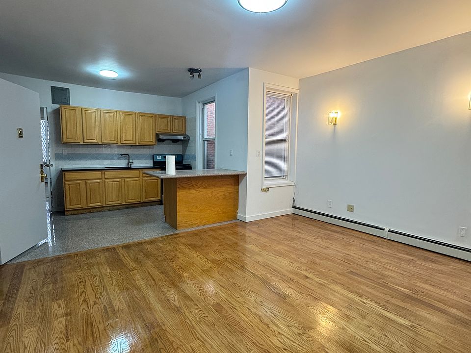 1st image of 121 Bay 10 St #2